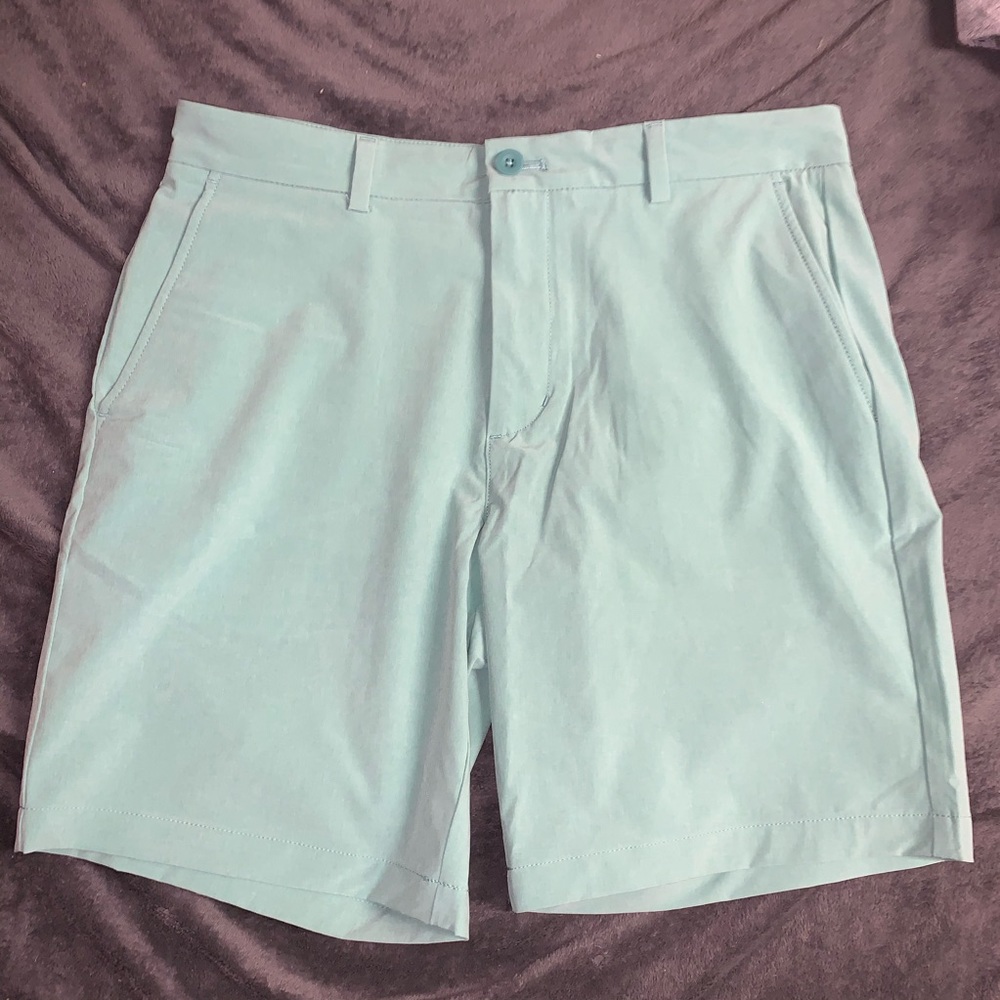 Vineyard vines 8” performance shorts